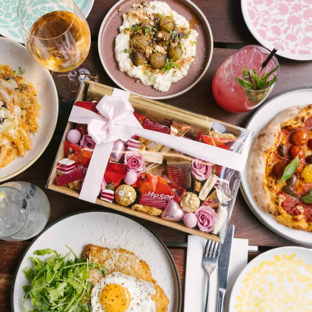 ✏️ Why a Thoughtful Gift (Not a Last-Minute One) Wins Mum’s Heart